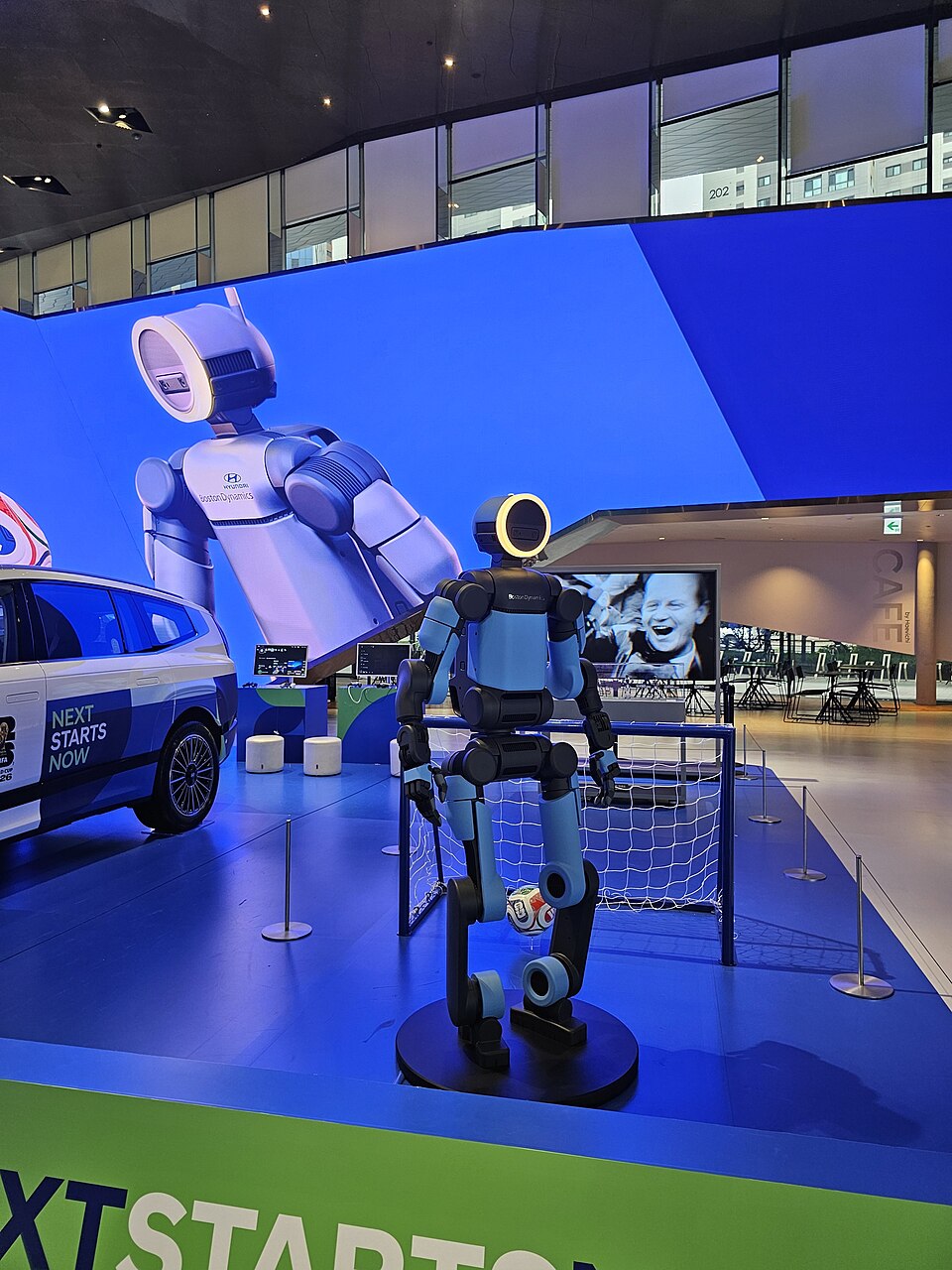 Electric Atlas humanoid robot on display at Hyundai Motorstudio Goyang.